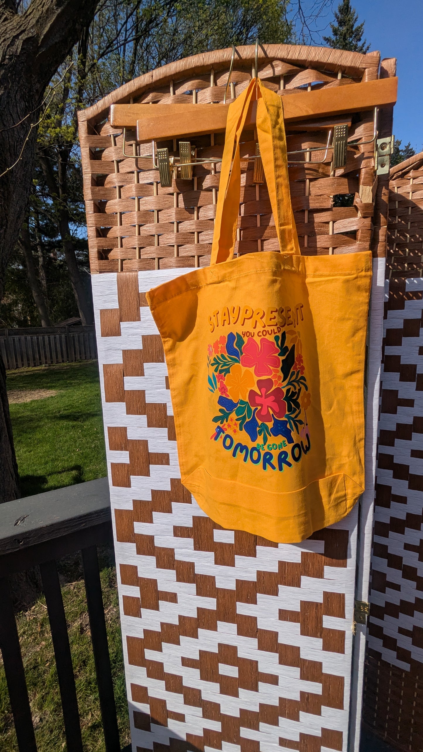 Stay present Tote